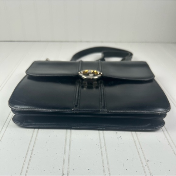 Gucci Black Leather Shoulder Bag with Gold Accent - Picture 4 of 14